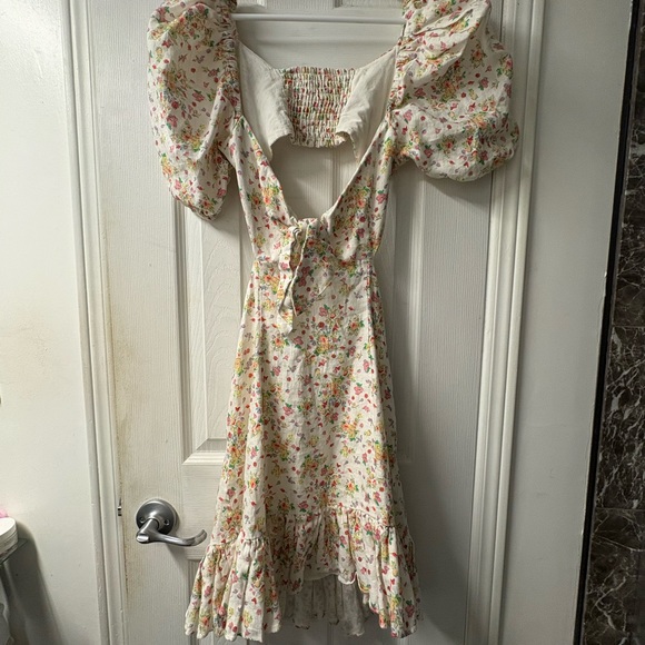 Ever New Dresses & Skirts - Ever New Floral Backless Dress with Puff Sleeves